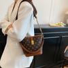 Light luxury bucket bag, high-end exquisite women's bag, messenger bag, versatile and fashionable portable shoulder bag.