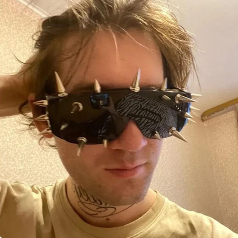 Steampunk Big Frame Nail Rivet Sunglasses Women For Men Vintage Luxury Brand Designer Sun Glasses Popular One Piece Shades