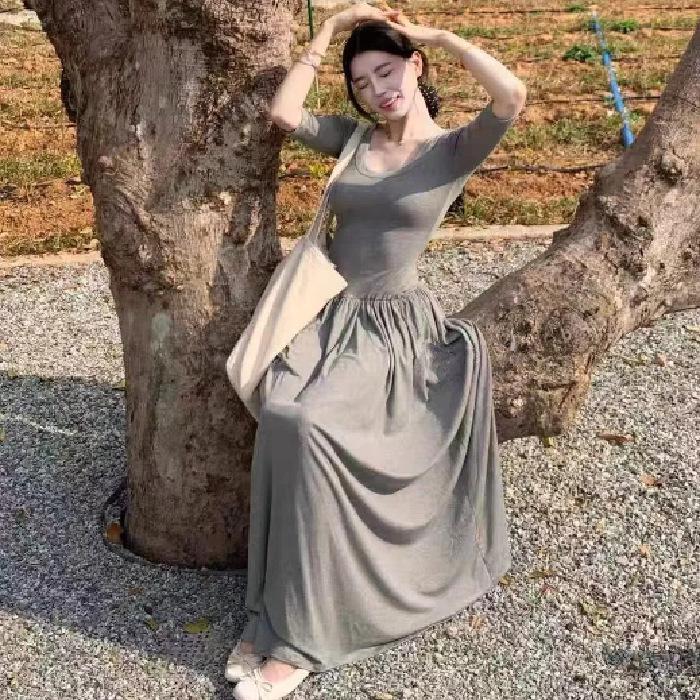 

Elegant Ballet-Inspired Grey Short-Sleeved Dress for Women - Summer 2026 High-End, Waist-Cinched, Beautifully Pleated Long Dress S серый