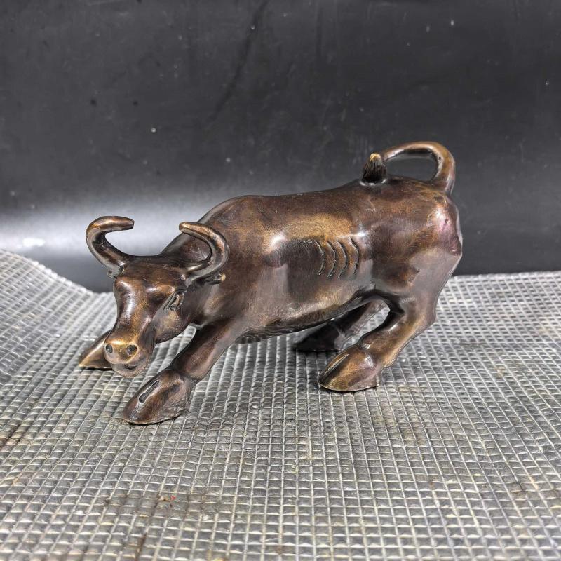 Wholesale pure copper cow zodiac figurine, auspicious cow craft ornament, shop opening gift, desktop decoration