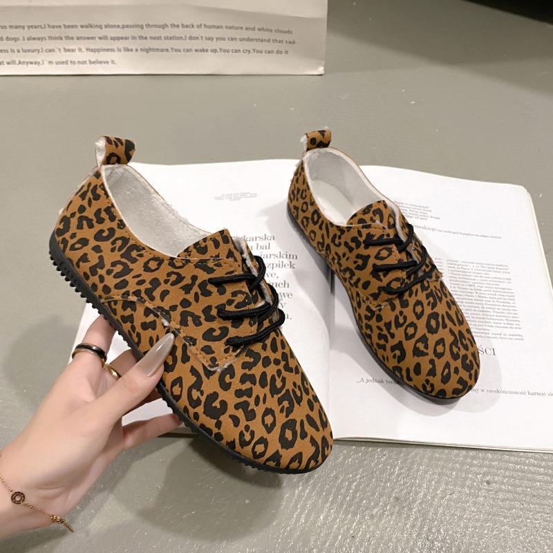 Cross mirror leopard print lace-up flat bottom women's autumn and winter new large size velvet casual shoes women