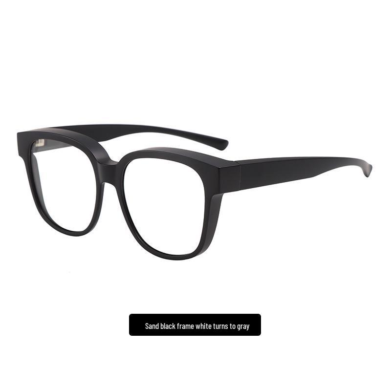 Stylish UV Protection Polarized Clip-On Sunglasses for Women - Large Frame & Color-Changing, Compatible with Myopia Glasses