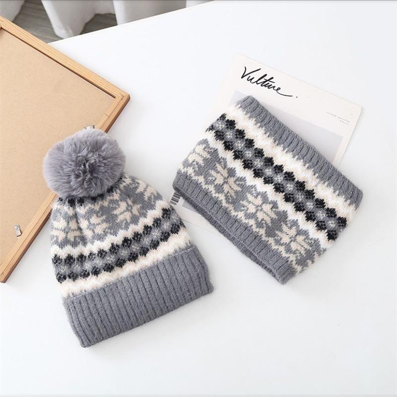 Winter Warm Knitted Hat Cycling Hat Women's Winter Wool Hat Fleece Windproof and Cold-proof Ear Protection Scarf Two-piece Set
