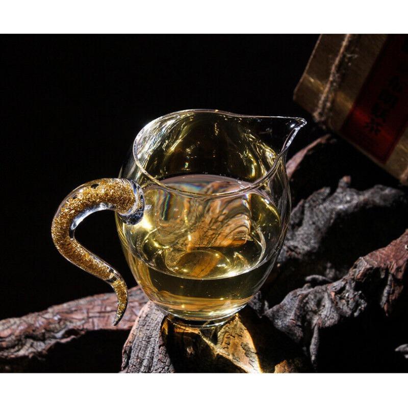 2015 Yunnan Xishuangbanna Ancient Tree Tea Red Seal Banzhang 357g Pu'er Raw Tea