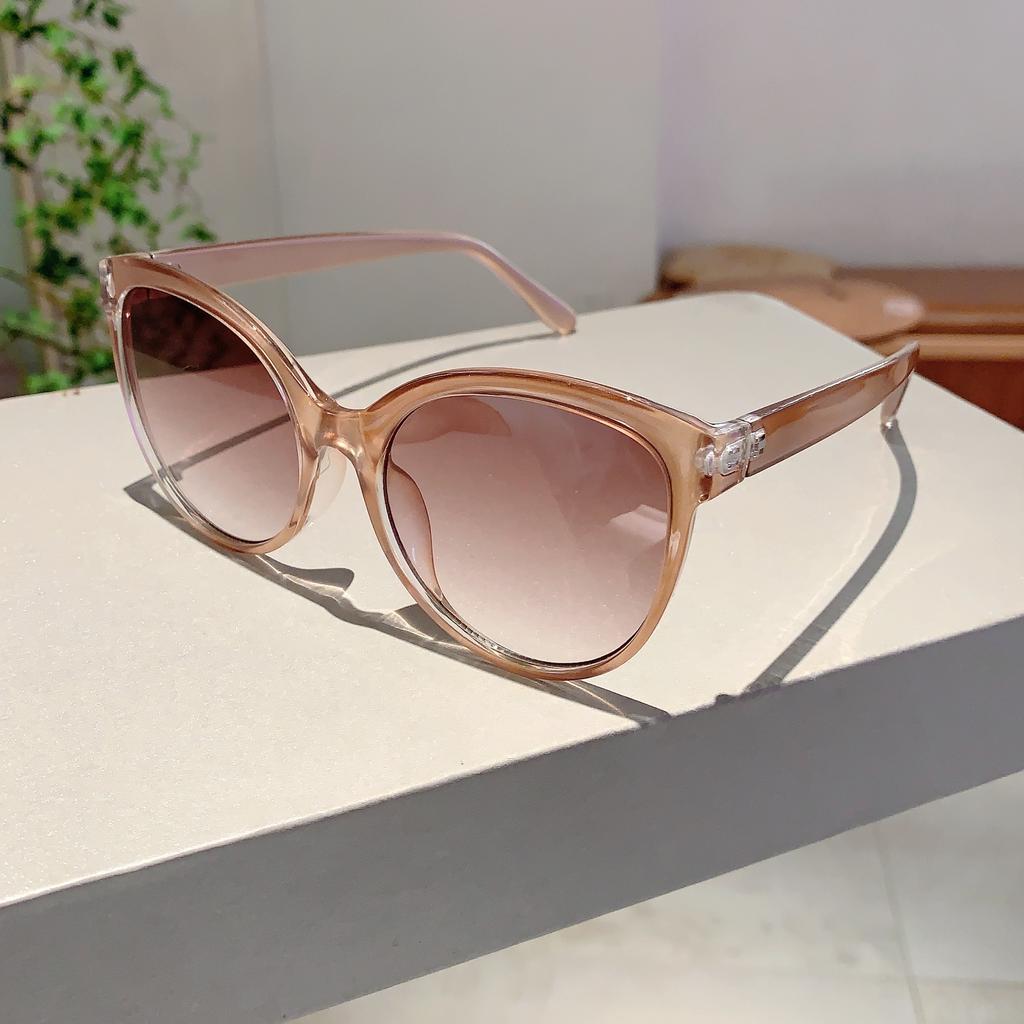 KAMMPT Vintage Cat Eye Sunglasses 2024 New Women Stylish Oversized Candy Color Outdoor Shades Fashion Brand Design Sun Glasses