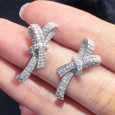 Kadınlar için Trend Lüks Fiyonk Çivili Küpeler Tamamen Zirkon Taşlı Parlak Gelin Düğün Küpeleri Şık Aksesuarlar Moda Takı