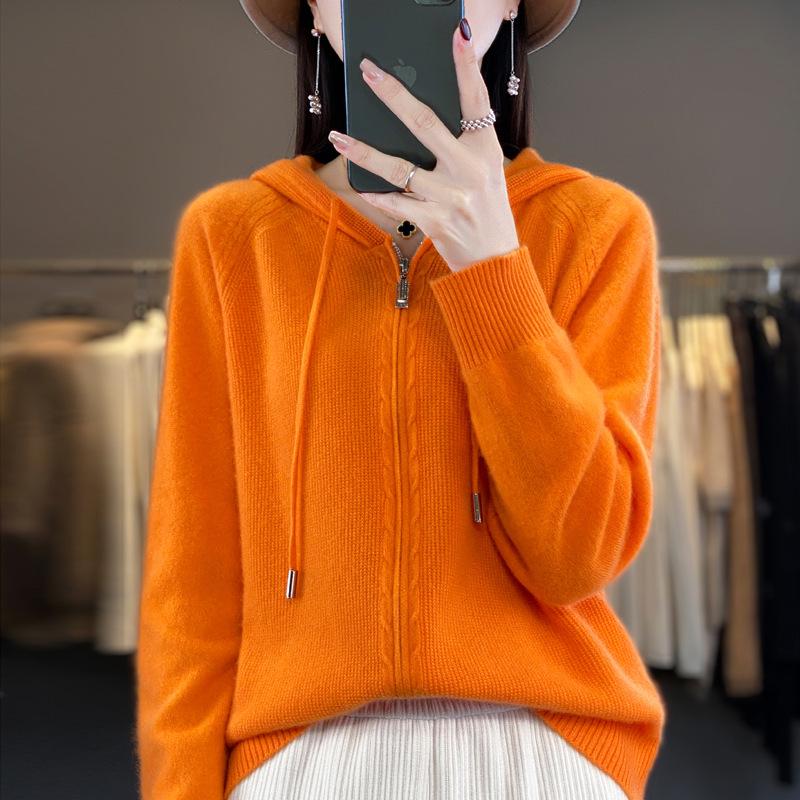 

Женский шерстяной свитер Осень 2025 - Однотонный, на молнии, с капюшоном, облегающий трикотаж. S