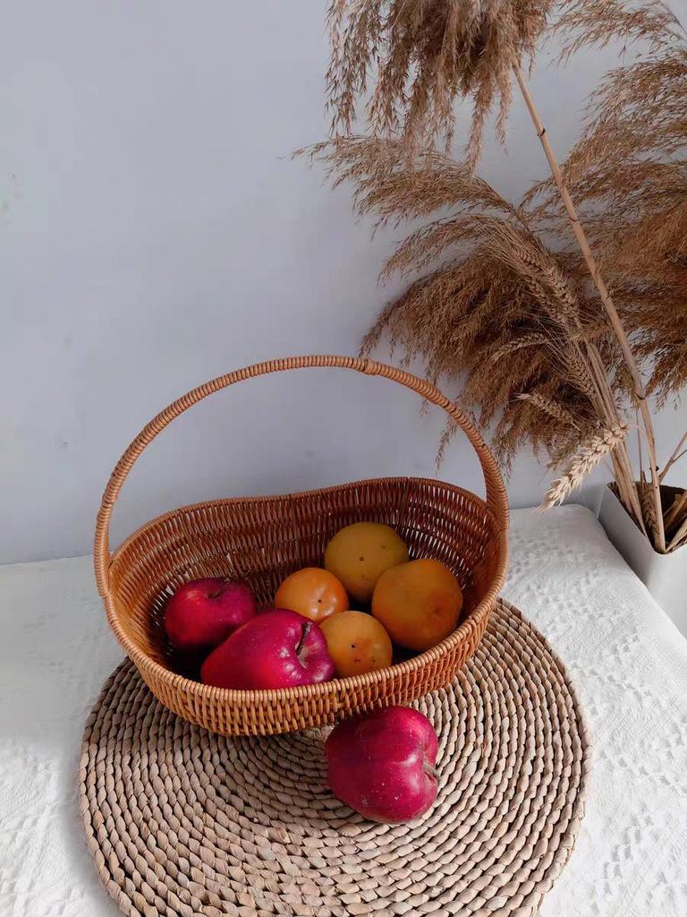 Rattan-Look Iron Frame Handbasket: Plastic Woven Flower, Vegetable, Shopping, Wedding Gift, Outdoor Restaurant Storage Basket.