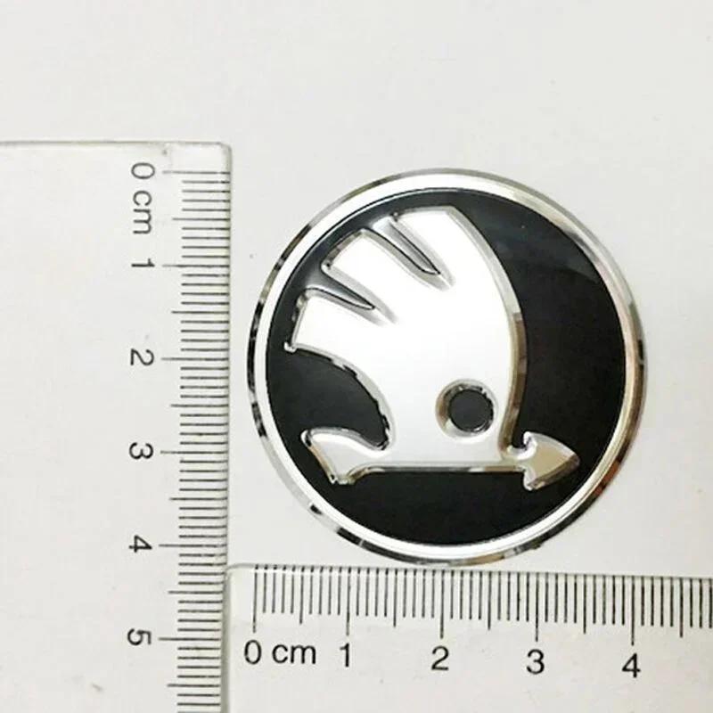Car Sticker 42mm Car Interior for SKODA Kodiaq Yeti Rapid Spaceback Fabia 1 2 Karoq Octavia A5 RS Superb Steering Wheel Emblem S