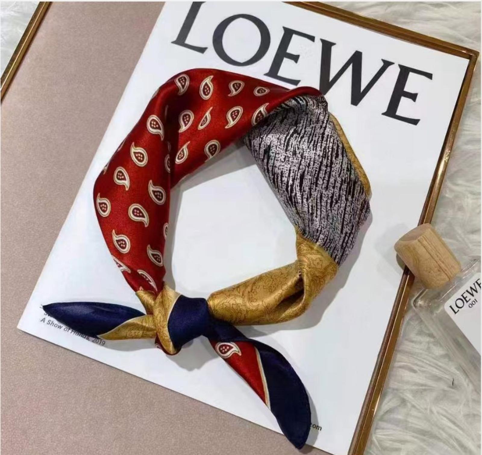 

Шелковый шарф One Size