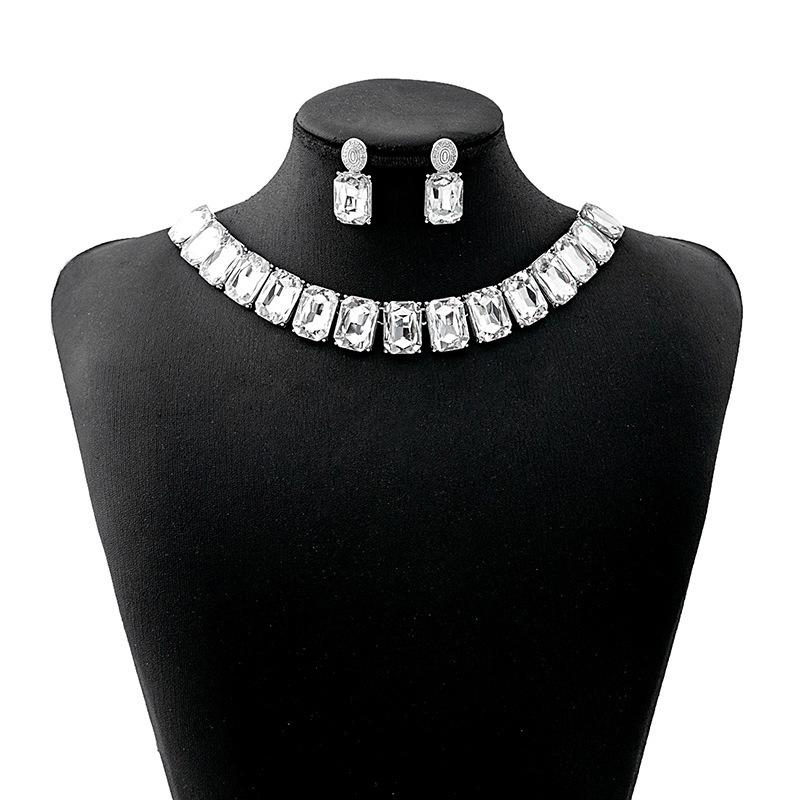 Luxury Crystal Square Jewelry Set, Fashionable And High-End Dinner Accessories Necklace Pendant Earrings