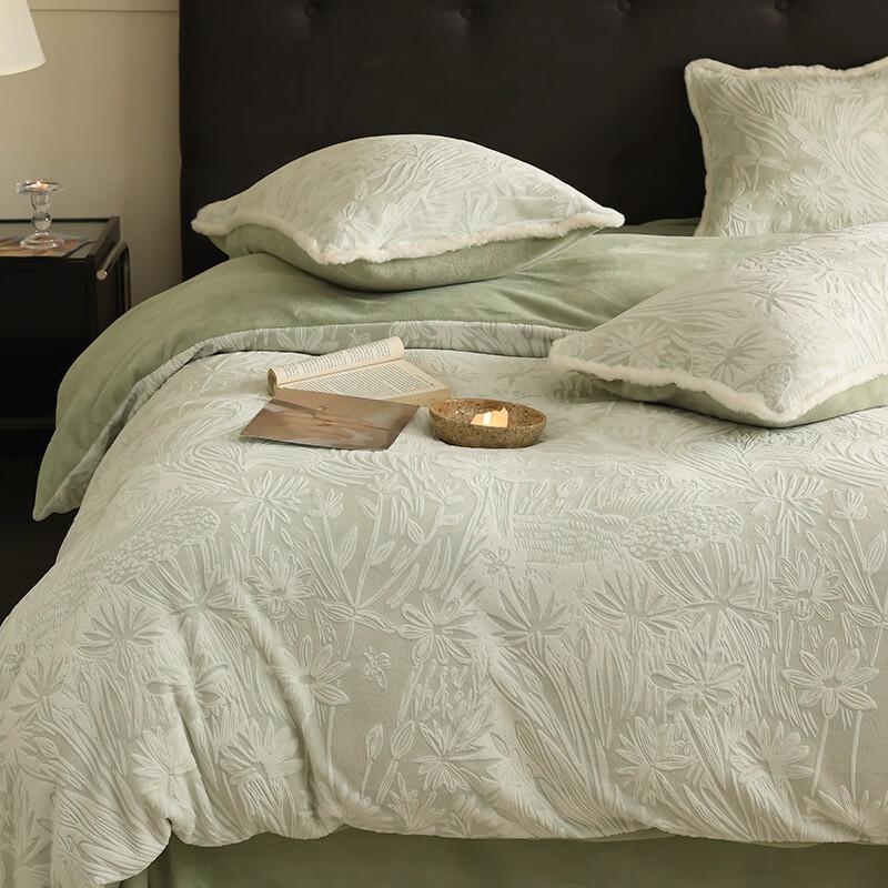 OEING Carved Milk Velvet Bedding Set