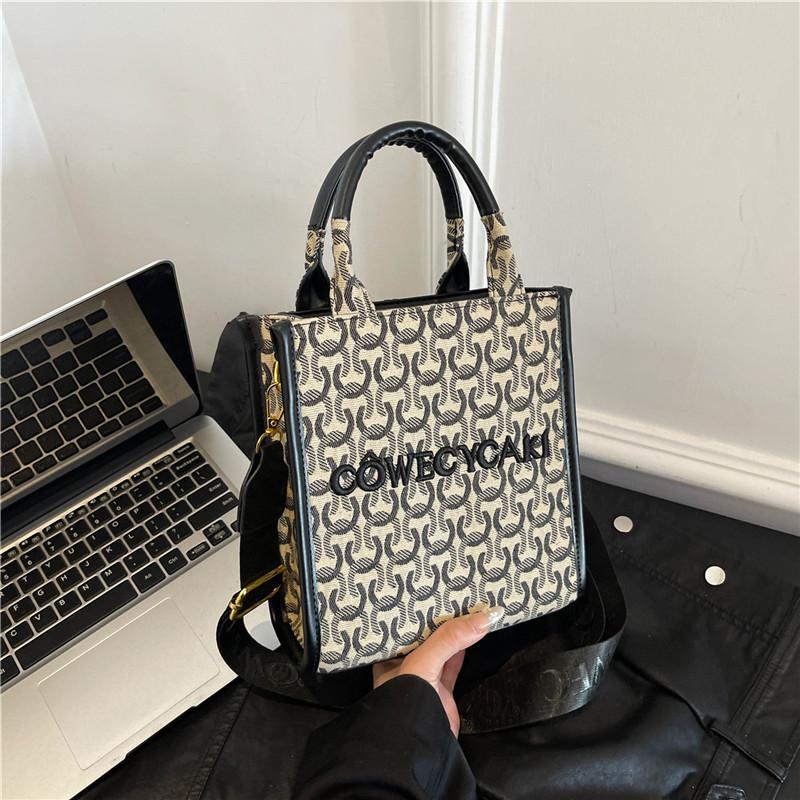 New Fashion Niche Popular Contrasting Color Sheet Music Bag Portable Shoulder Crossbody Trendy Women's Bag