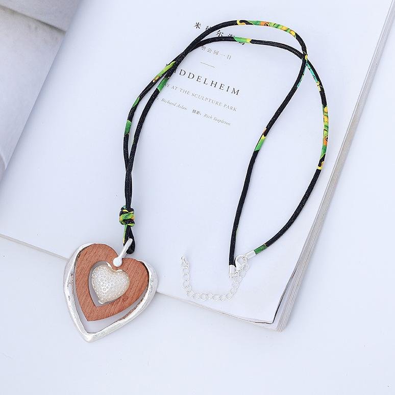 Necklace Retro Simple Love Shape Premium Sweater Chain Female Alloy Long Necklace