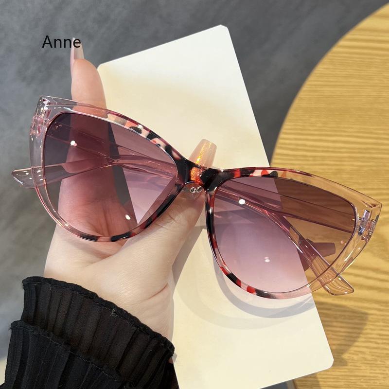 Classic Rivet Luxury  Designer Fashion Vintage Sunglasses Women For Men Sun Glasses Punk Popular Travel Outdoor Shade UV400