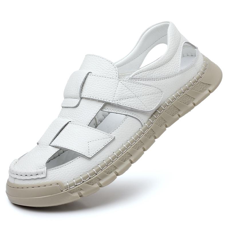 2025 Summer New Designer Leather Sandals for Men Hallow Breathable Casual Shoes Male Fashion Solid Color Driving Shoes Man