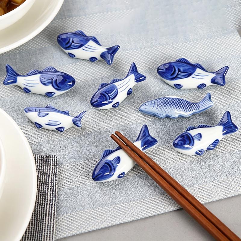 9 Stück Keramik Essstäbchenablage Niedlicher Blauer Fisch Besteckhalter Restaurant Löffelständer Japanischer Stil Sushi Essstäbchenständer für Tisch