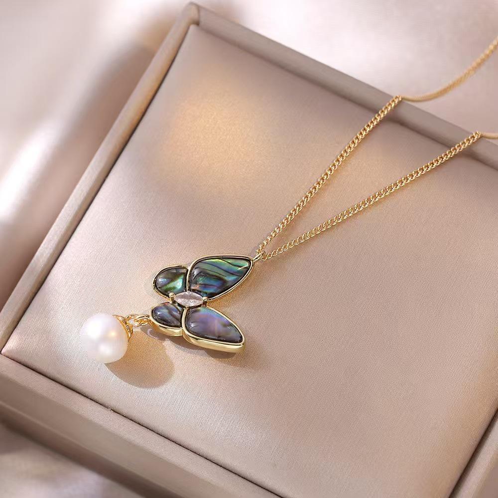 Butterfly Necklace with Color-Retaining Zircon - Fashionable, Versatile Women's Jewelry Accessory.
