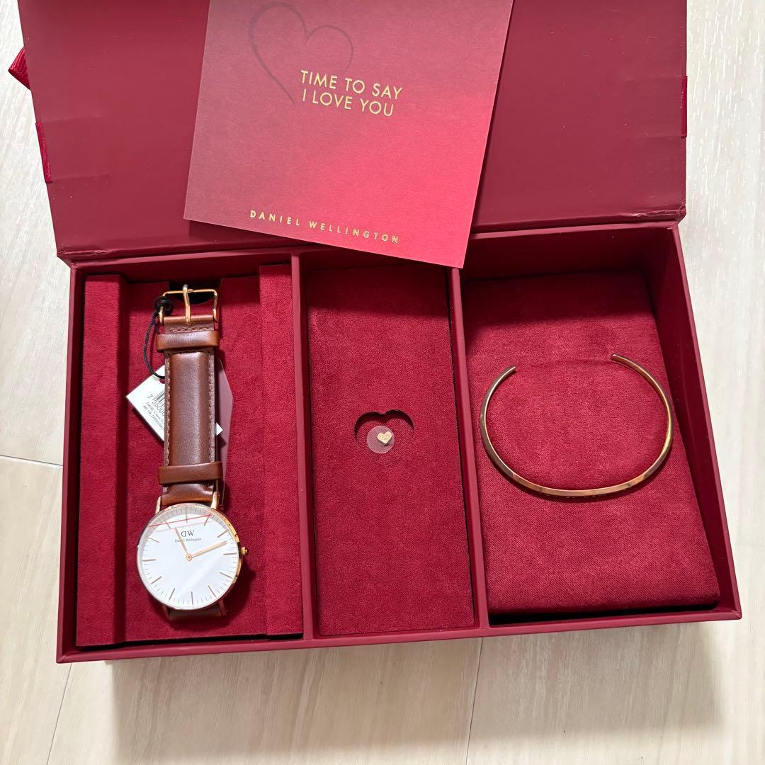 Used Daniel Wellington watch bracelet set