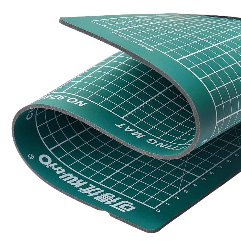 Zestaw 4 matów do cięcia Stereotype i 5 matów grawerowanych ręcznie z 2 dużymi zeszytami do rękodzieła i matą do bigowania