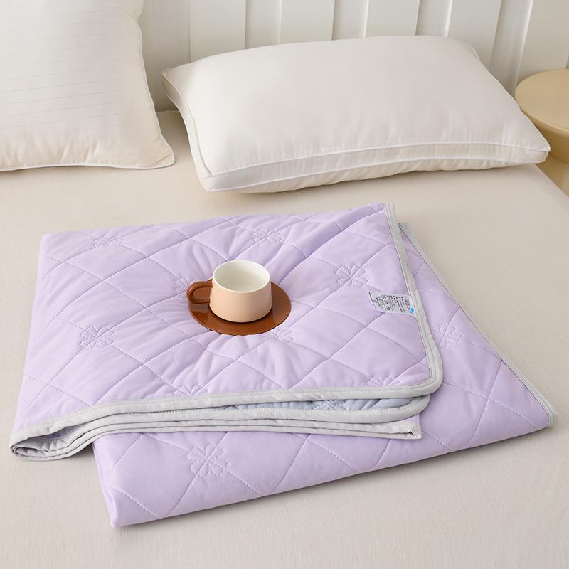 

Grade A Washable Ice Silk Summer Quilt Cooling Blanket Quilt Skin-Friendly Air Conditioning Solid Color Comforter Summer Blanket 100x150cm фіолетовий