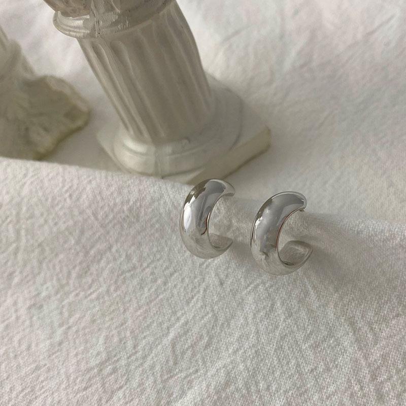 

Высококлассный легкий роскошный кафф для уха в виде москитной спирали для женщин - Не требует пирсинга - Модный и элегантный дизайн 2022 года.