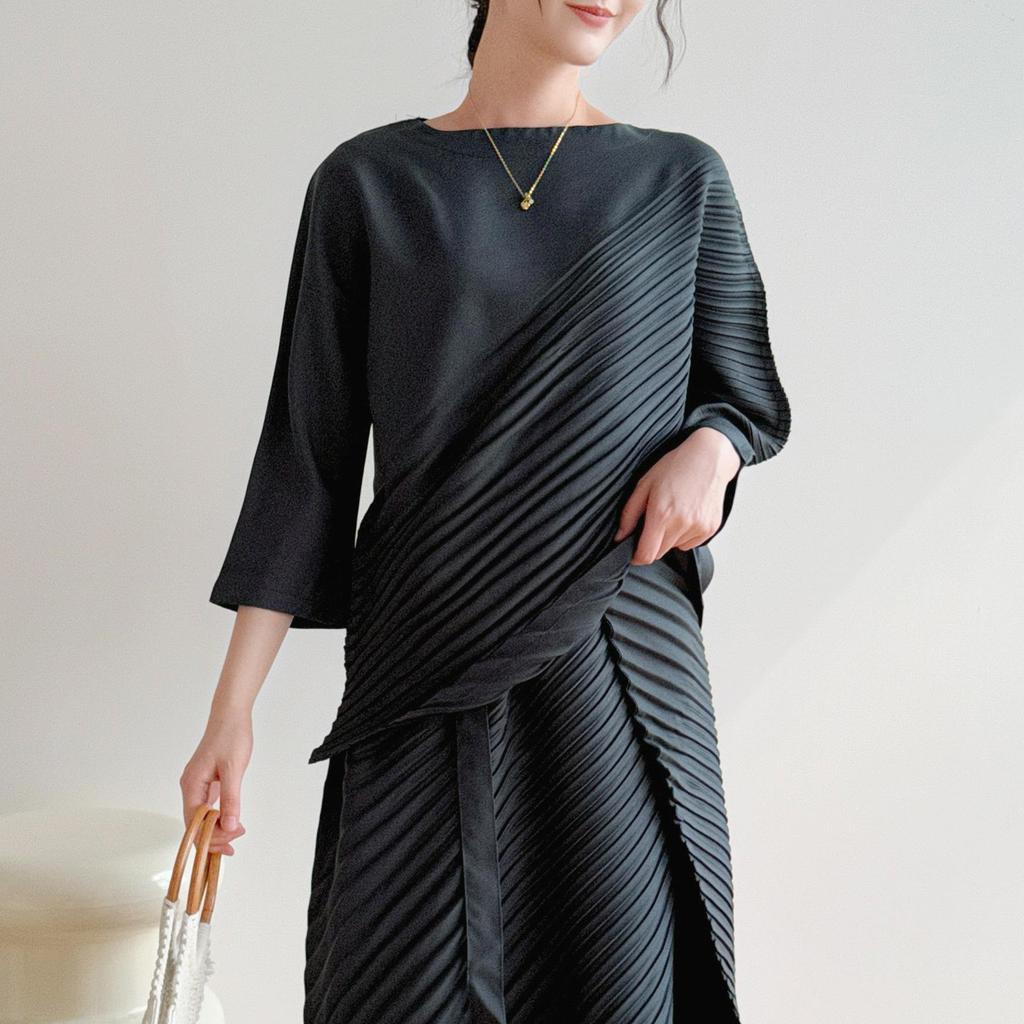 2026 Spring New Miyake High-End Irregular Pleated Plus Size Loose Casual Top
