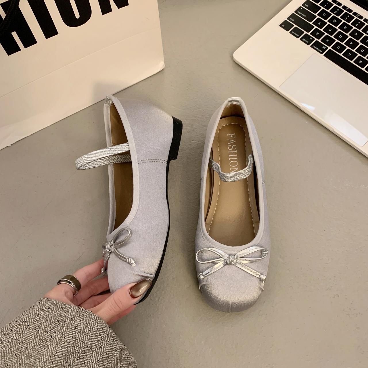 

Модные Роскошные Атласные Шелковые Туфли-балетки с бантом Женские Мэри Джейн Балетки Сандалии 2025 Новый Бренд Классический Бант Эластичная Лента Женские Мягкие Лоферы 39 серебряный