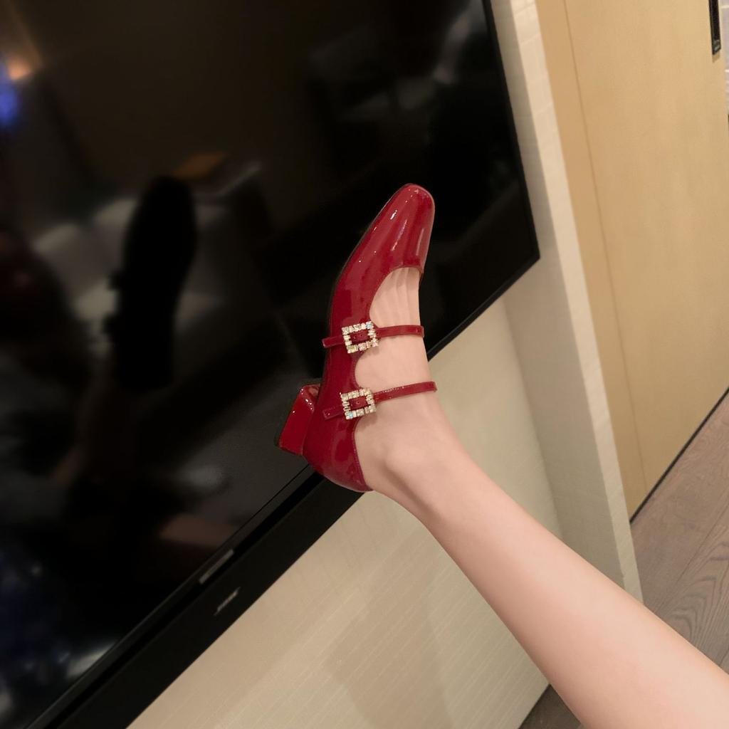 Fashion Luxury Crystal Belt Buckle Mary Janes Woman Red Patent Leather Ballets Shoes Ladies Wedding Med-High Heels Pumps Femmes Tacones