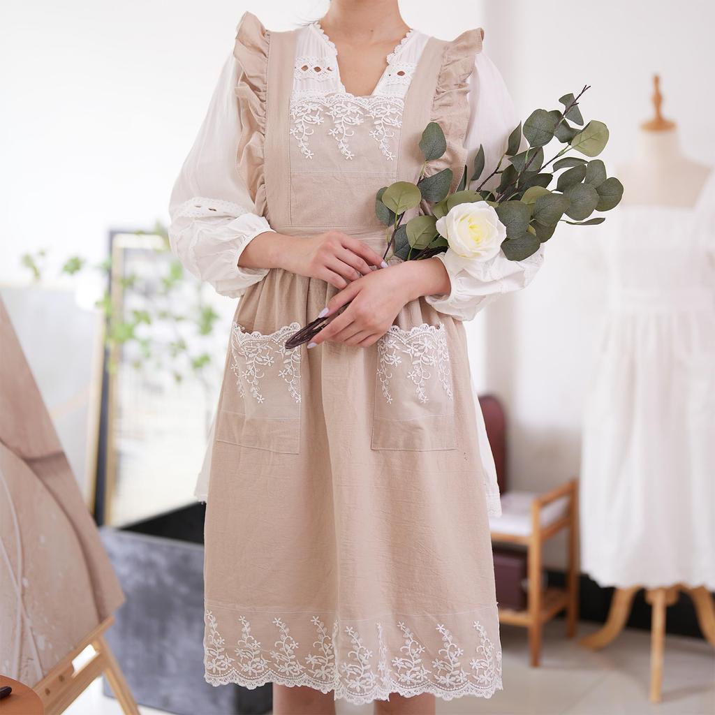 Sleeveless Lace Apron with Floral Embroidery Ruffle Trim Adjustable Waist Tie for Home Gardening Baking and Nail Art Use