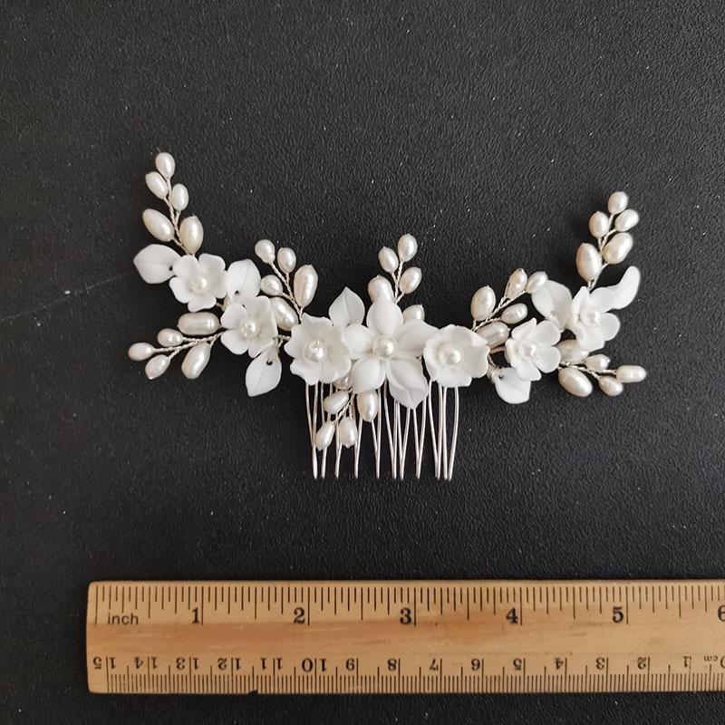 SLBRIDAL Handgefertigte Porzellanblume Blatt Süßwasserperlen Braut-Haarkamm Hochzeits-Haarband Haarschmuck Damen Schmuck