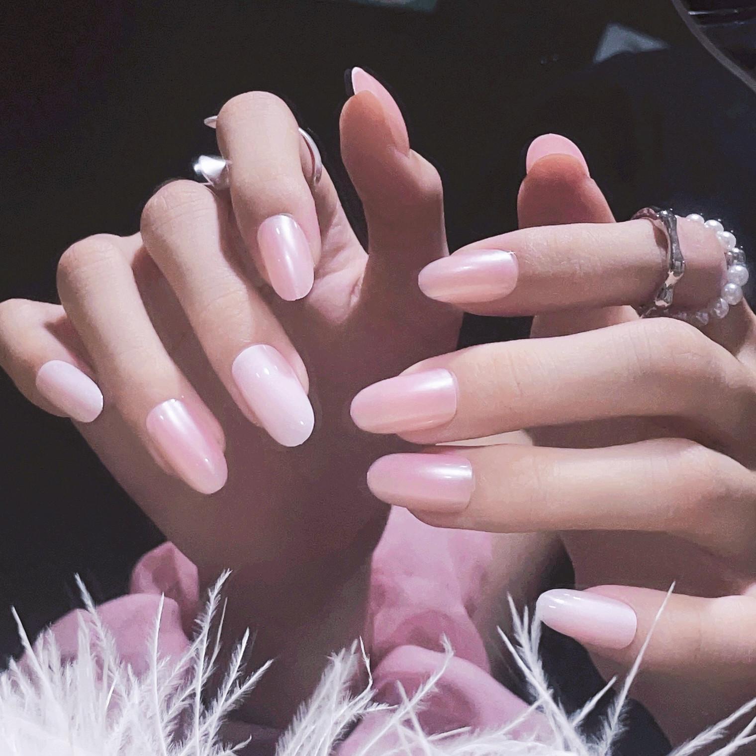 

Sweet Pure Style Pink Press-On Nails: Simple Solid Color, Whitening Finish.