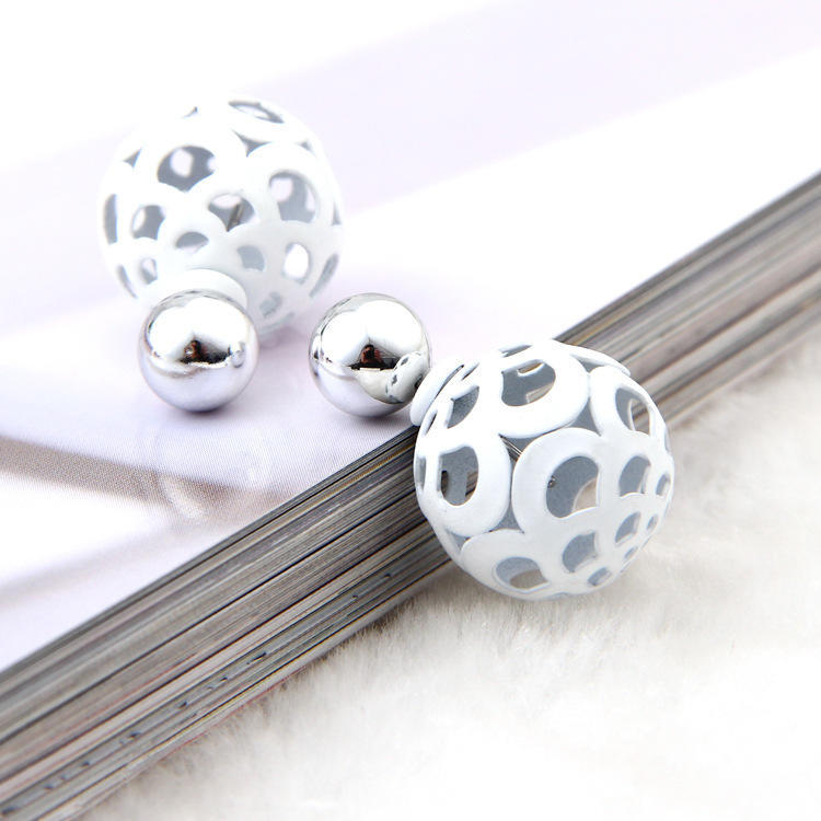 E1000 Иу Простые двусторонние серьги-гвоздики с кисточками и полым шариком для женщин