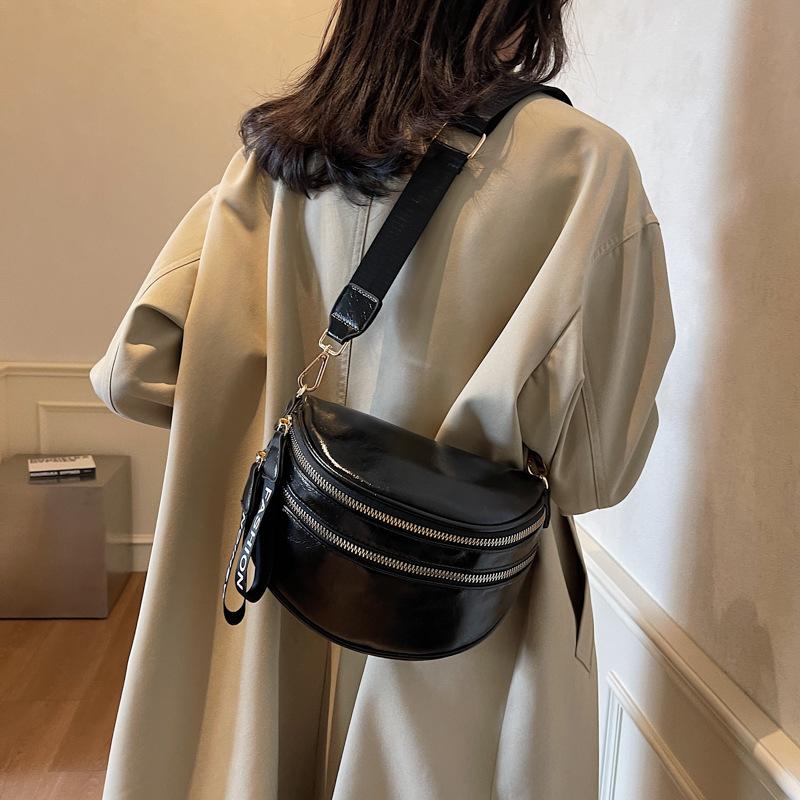 This year's popular small bags women's bags autumn and winter 2025 new Korean niche versatile messenger bags sports saddle bags