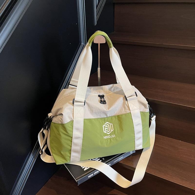 Large capacity travel bag dry and wet separation short trip outdoor fitness bag fashionable versatile shoulder messenger bag