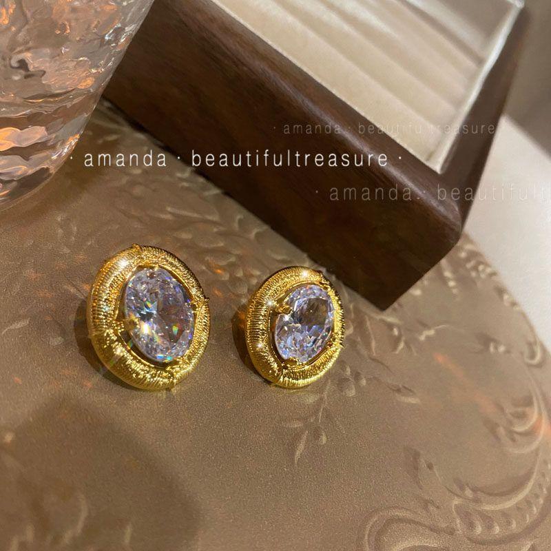 Gold Oval Retro Female Fancy Fashion Zircon Gold (Silver Needle)