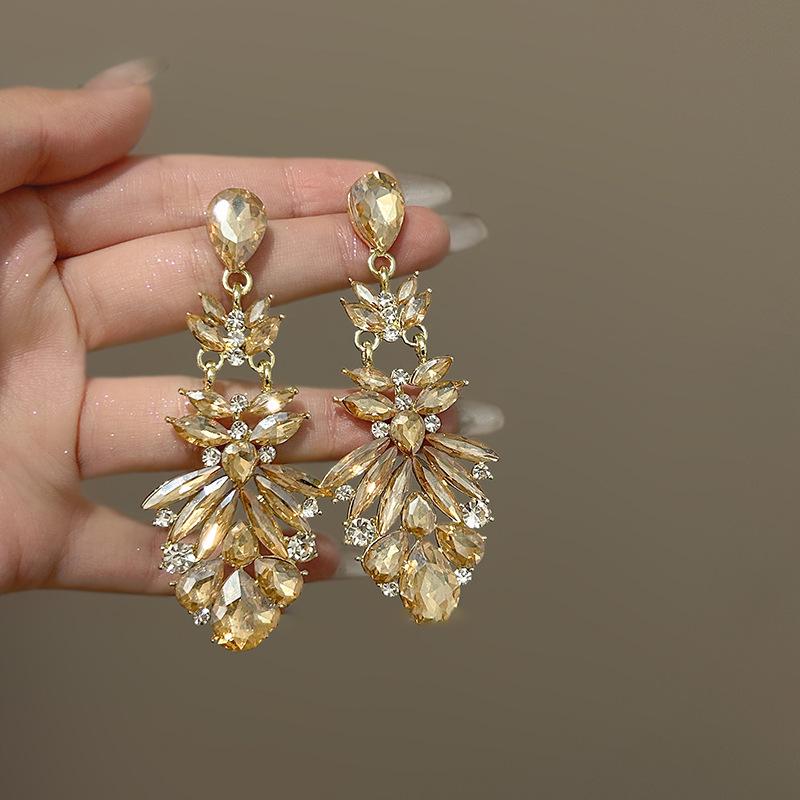 Diamond Inlaid Silver Needle Teardrop Earrings - Elegant Court-Style Jewelry with a Luxurious Touch.
