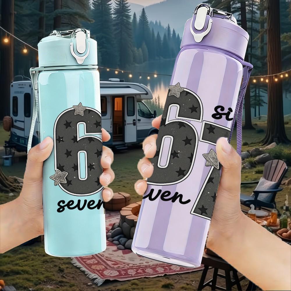1PC Big 67 Number Retro Text Print 750ml Color Plastic Sports Water Bottle Leakproof Flip Straw Lid Suitable for Sports Office Home Use