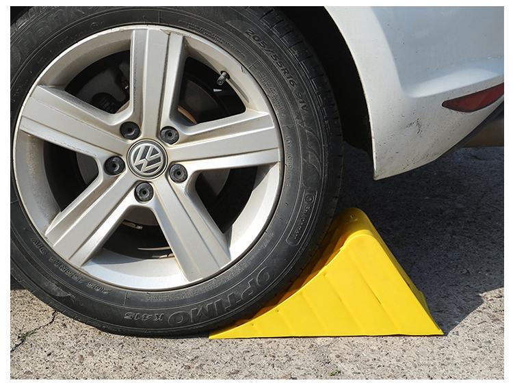 Anti-slip Rubber & Wood Tire Stop Block - Prevents Car Rolling