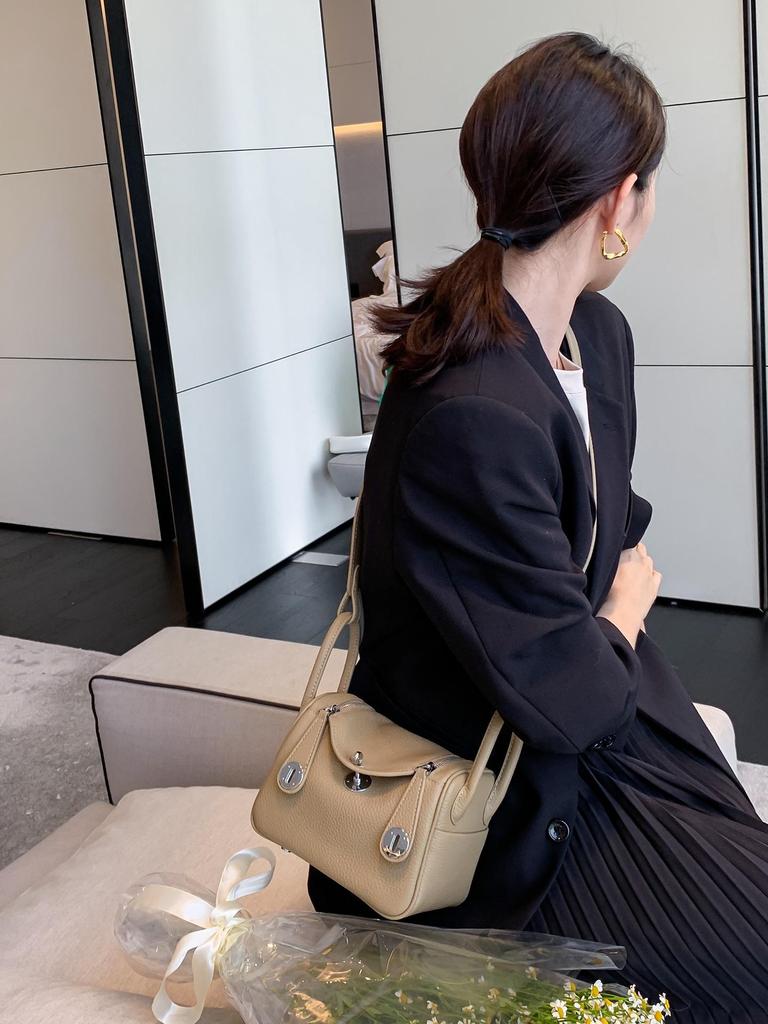 Bags 2024: New Women's Genuine Leather Lindy One-Shoulder Handbag & Crossbody Pillow Bag