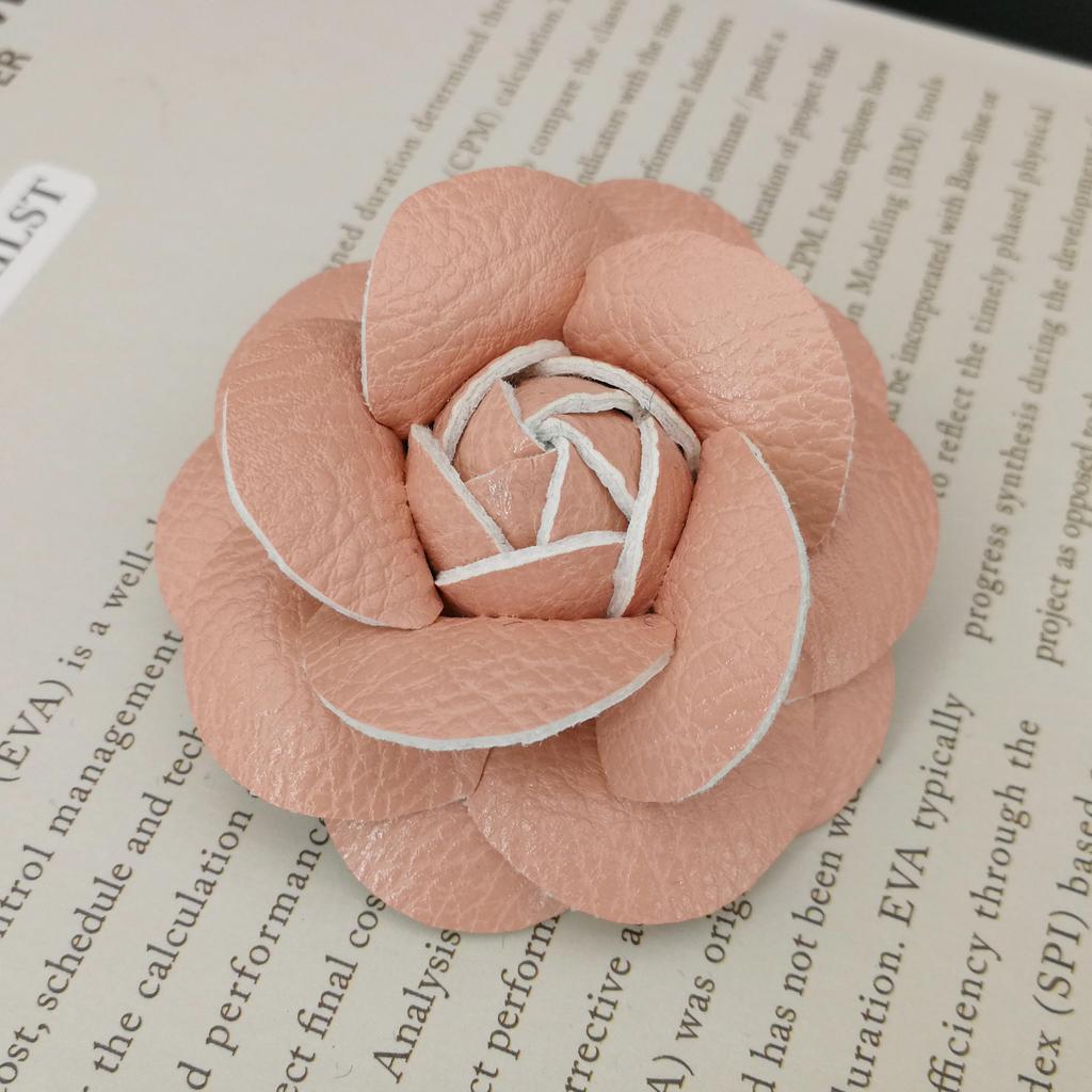 Korean Fabric Camellia Flower Brooch Pins Pearl Tassel Corsage Fashion Jewelry Brooches for Women Shirt Collar Accessories Gift