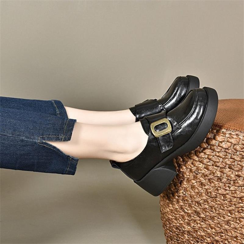 

2025 новые осенне-зимние лоферы на платформе из мягкой кожи женские туфли-лодочки с глубоким вырезом из бархата маленькие кожаные туфли британские туфли на высоком каблуке 35