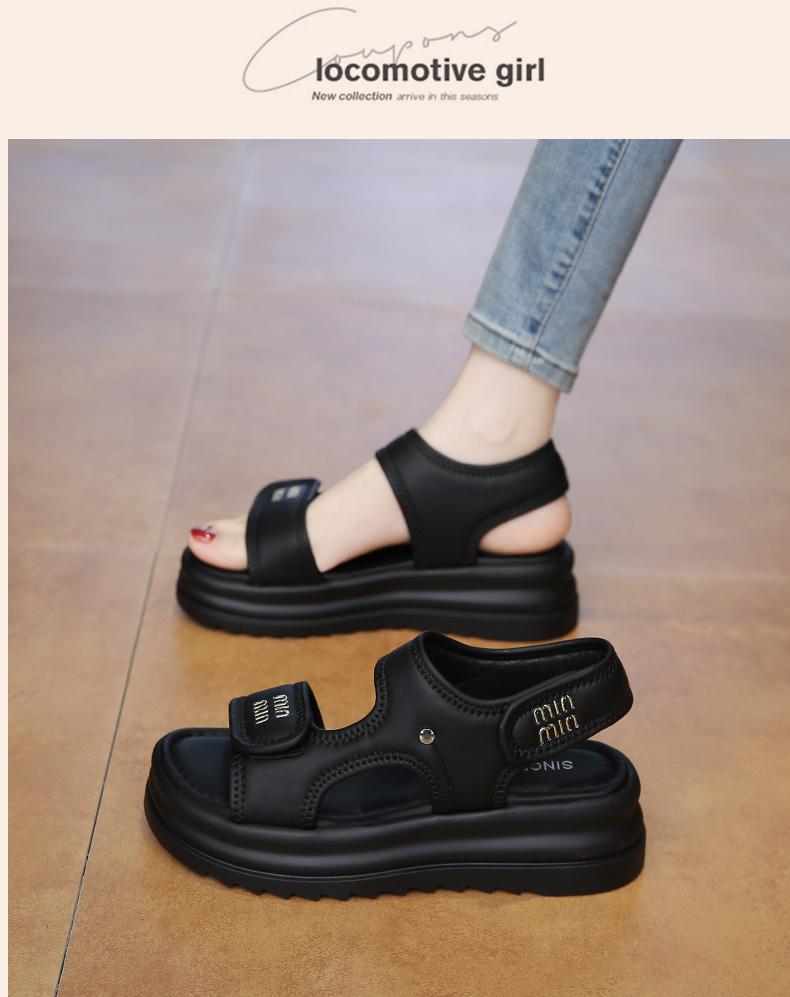 Fashion Beach Shoes House Slippers Platform Rivet Low Luxury Slides Slipers Women Big Size Sabot Designer 2025 Summer Hoof Heels Rome Ru