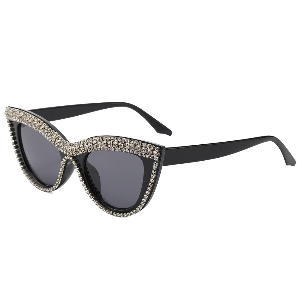 2025 Retro Cat-Eye Rhinestone Sunglasses with Diamond Chain for Women