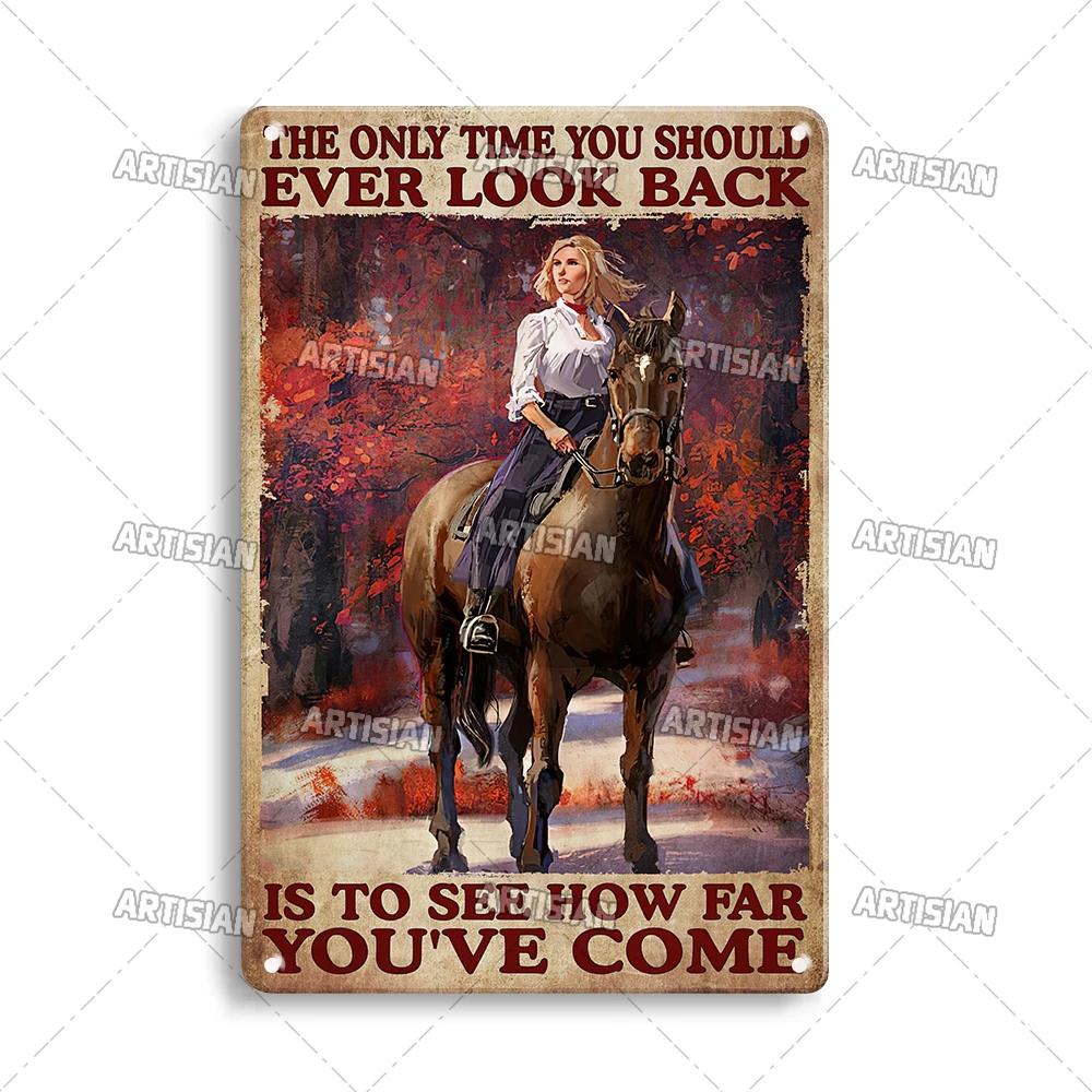 ARTISAN Verwittertes Mädchen und Pferd Kunst Metallposter Vintage Wandplatte Klassischer Sport Metallplakette Bar Café Garage Wanddekor Schild