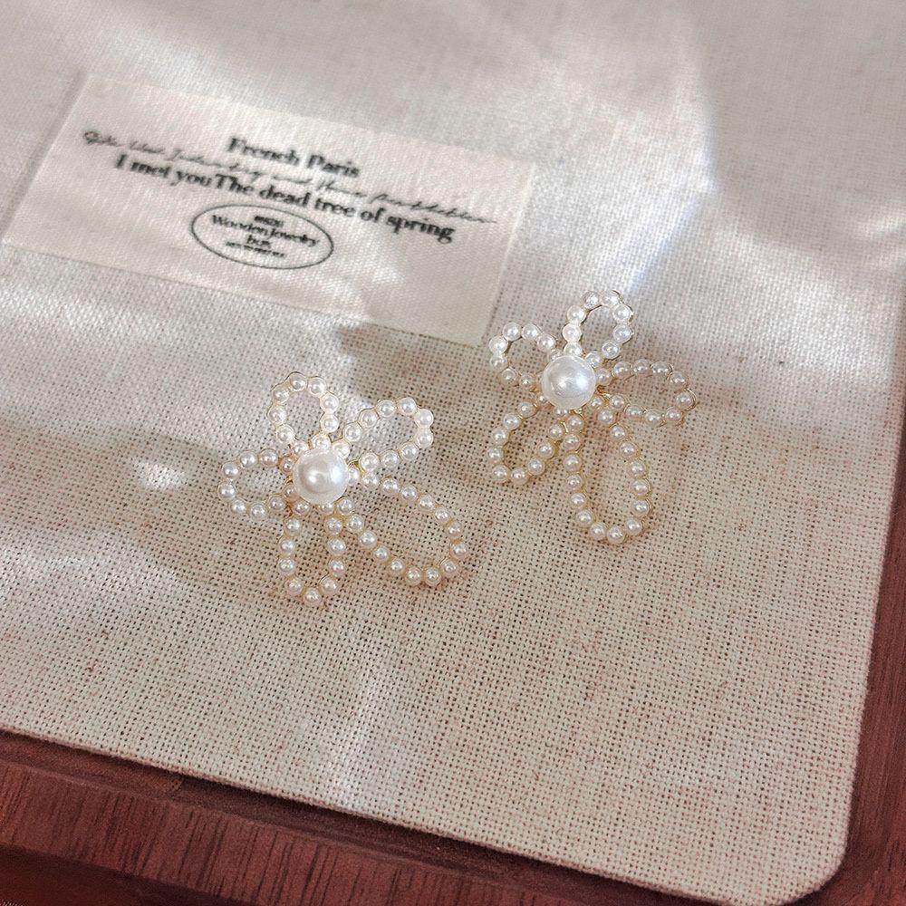 Elegant Zircon Flower and Pearl Stud Earrings - High-End Niche Design