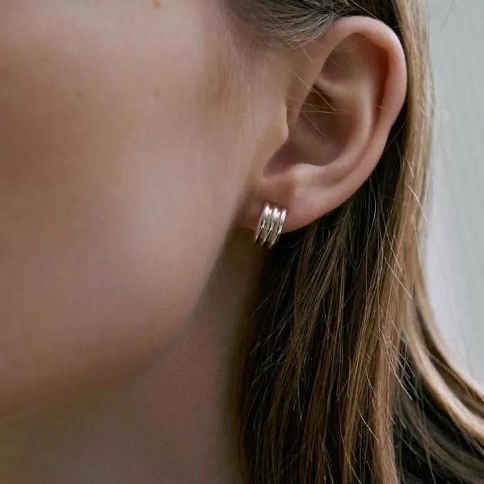 ribbed hoop earrings