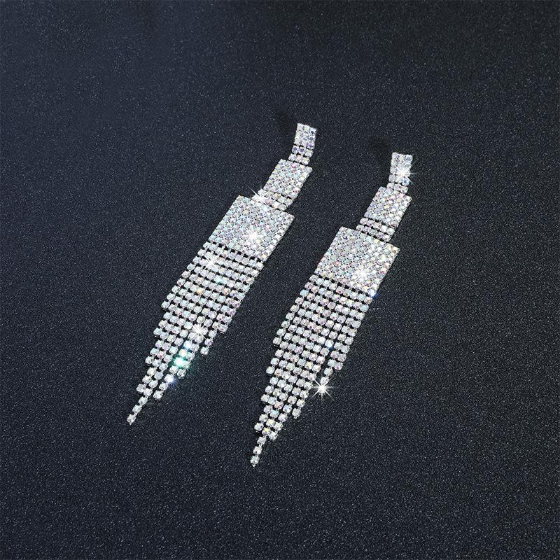 Simple and versatile small rhinestone long fringed earrings