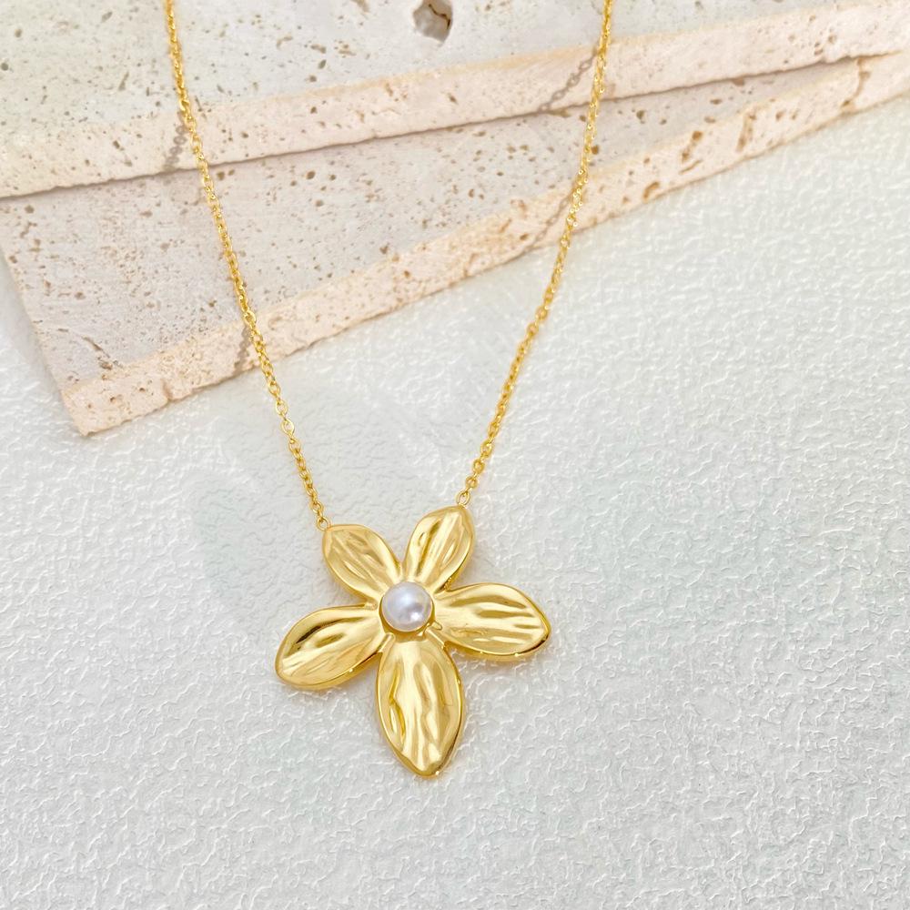 

Ожерелье из нержавеющей стали с 18-каратным золотым покрытием с тремя цветками: Элегантные титановые украшения во французском стиле