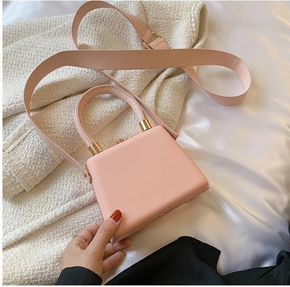 

Контрастний колір літературно-мистецький національний стиль портативна сумка-кліпса жіноча сумка 2024 новий креативний літній плече популярний модний кросбоді рожевий